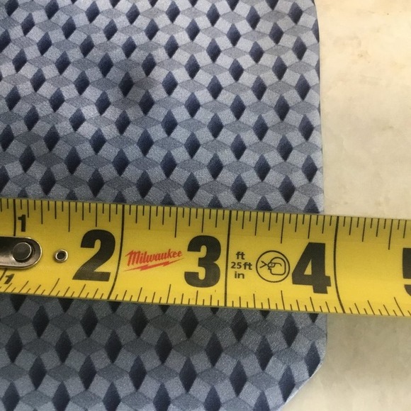 BILL BLASS SILK TIE - Picture 9 of 9